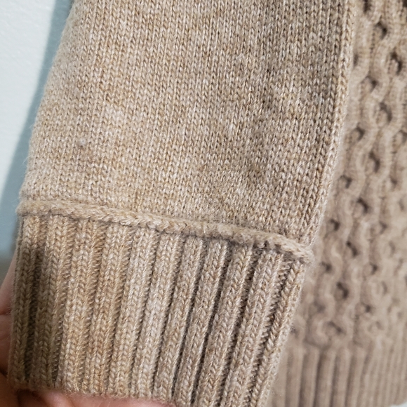 [SOLD] Club monaco crew neck wool and Cashmere mix sweater - Picture 3 of 7